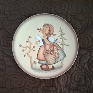 1989 Goebel Hummel Plate "Friends Forever" First Edition - Die Gratulantin